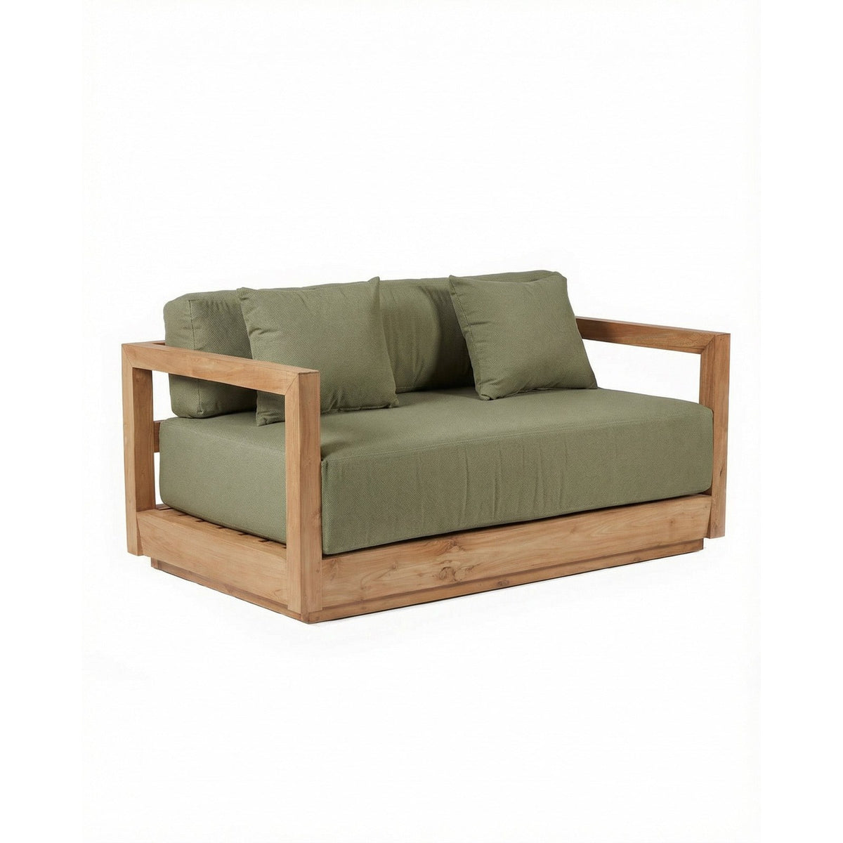 Canapé de jardin 2 places Umalas en teck recyclé et coussins vert algue vu de trois quarts sur fond blanc