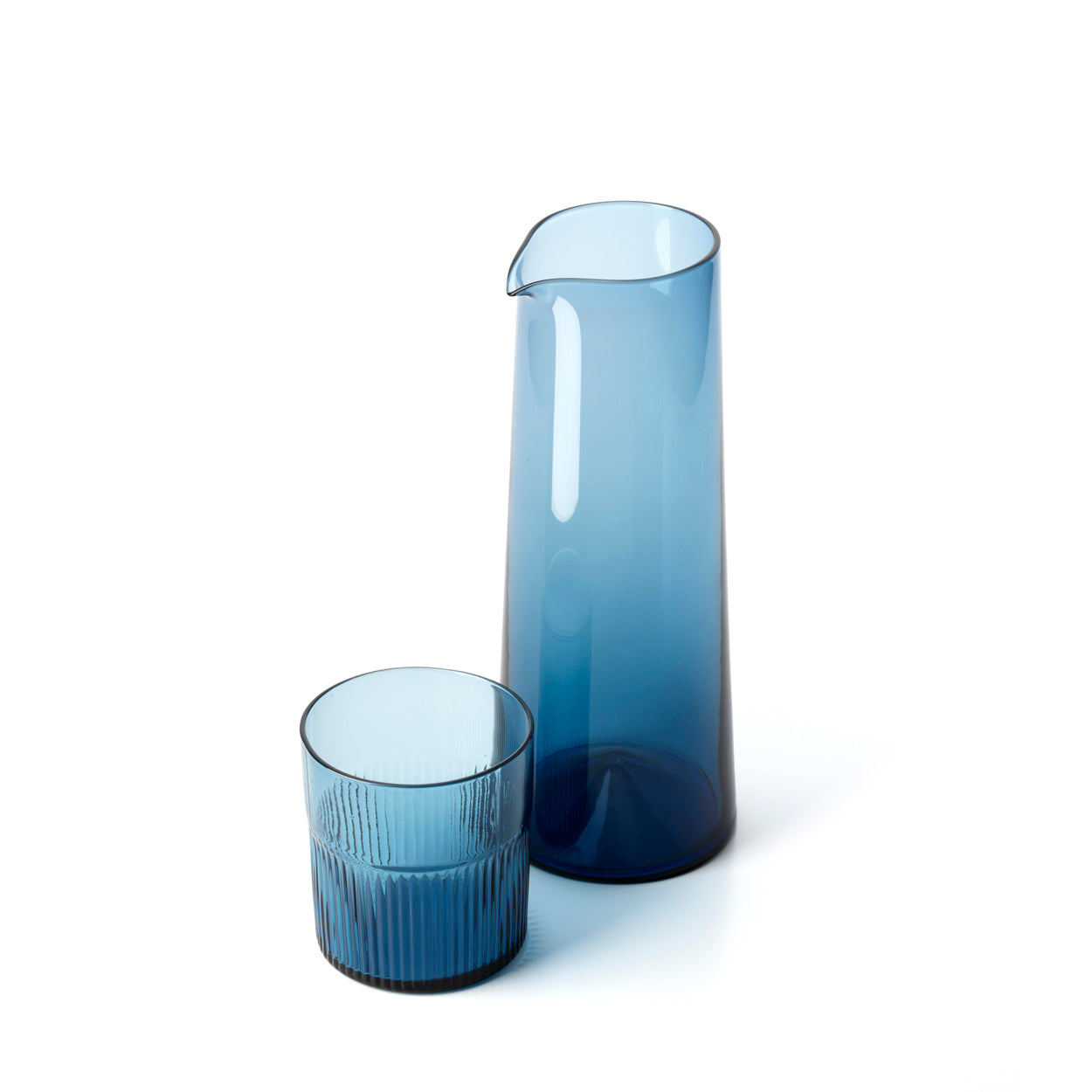 Carafe conique en verre recyclé bleu 26 cm, vue 7