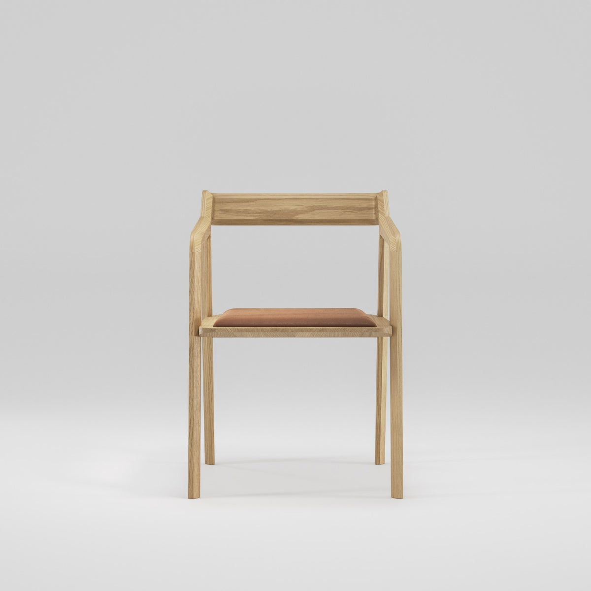 Chaise à accoudoirs Kundera en chêne et cuir cognac vue de face