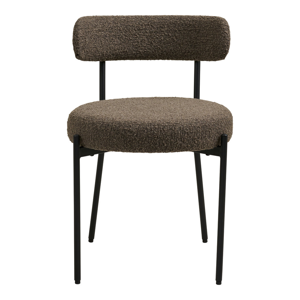 Chaise Badalona bouclé marron vue de face assise circulaire rembourrée dossier incurvé pieds noirs