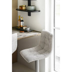 Chaise de bar Middelfart bouclé gris réglable pivotant lot de 2 en situation