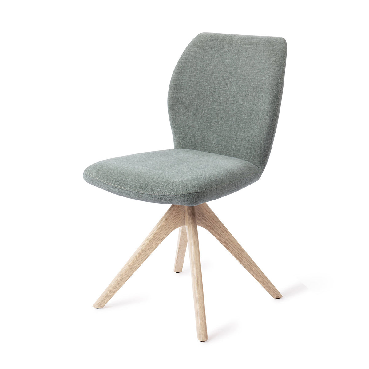 Chaise Ikata vert sauge sur piètement pivotant chêne blanchi vue de trois quarts