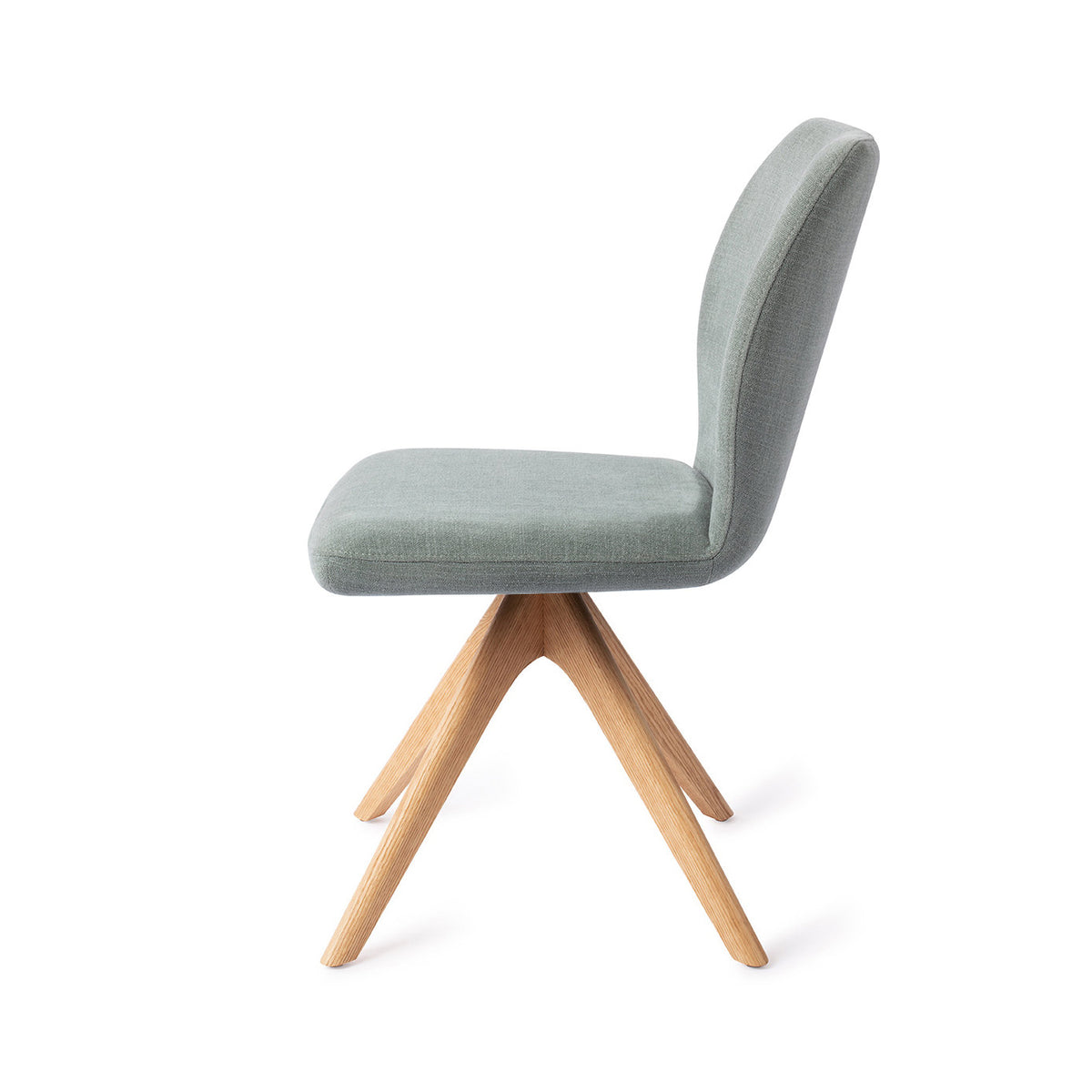 Chaise Ikata vert sauge vue de profil sur son piètement pivotant chêne naturel