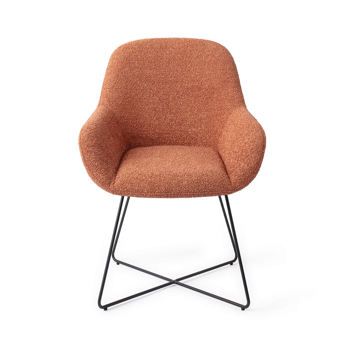 Chaise de salle à manger Kushi terracotta sur piètement luge croisé noir vue de face assise enveloppante et accoudoirs évasés