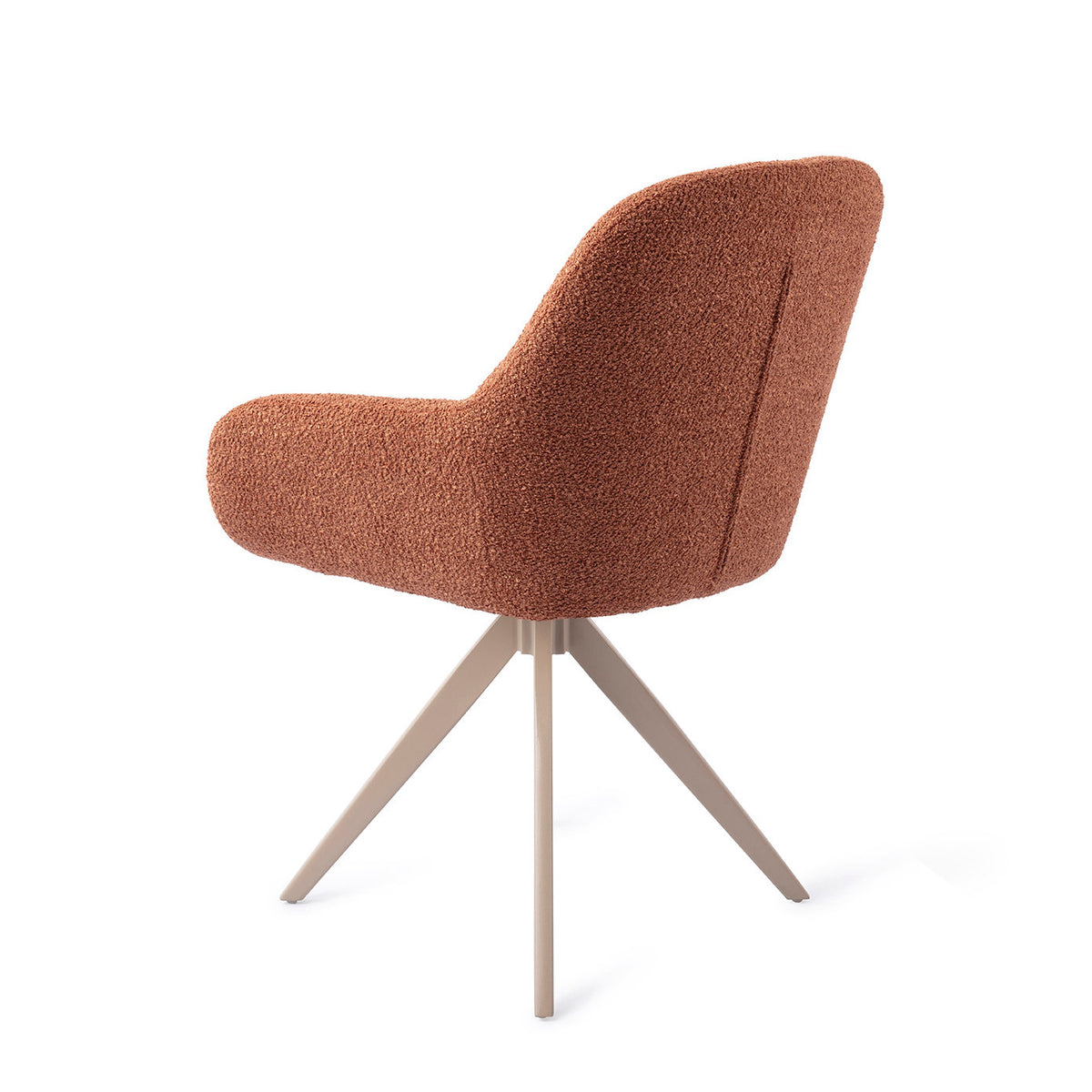 Dos de la chaise Kushi terracotta avec sa couture verticale et son piètement pivotant beige