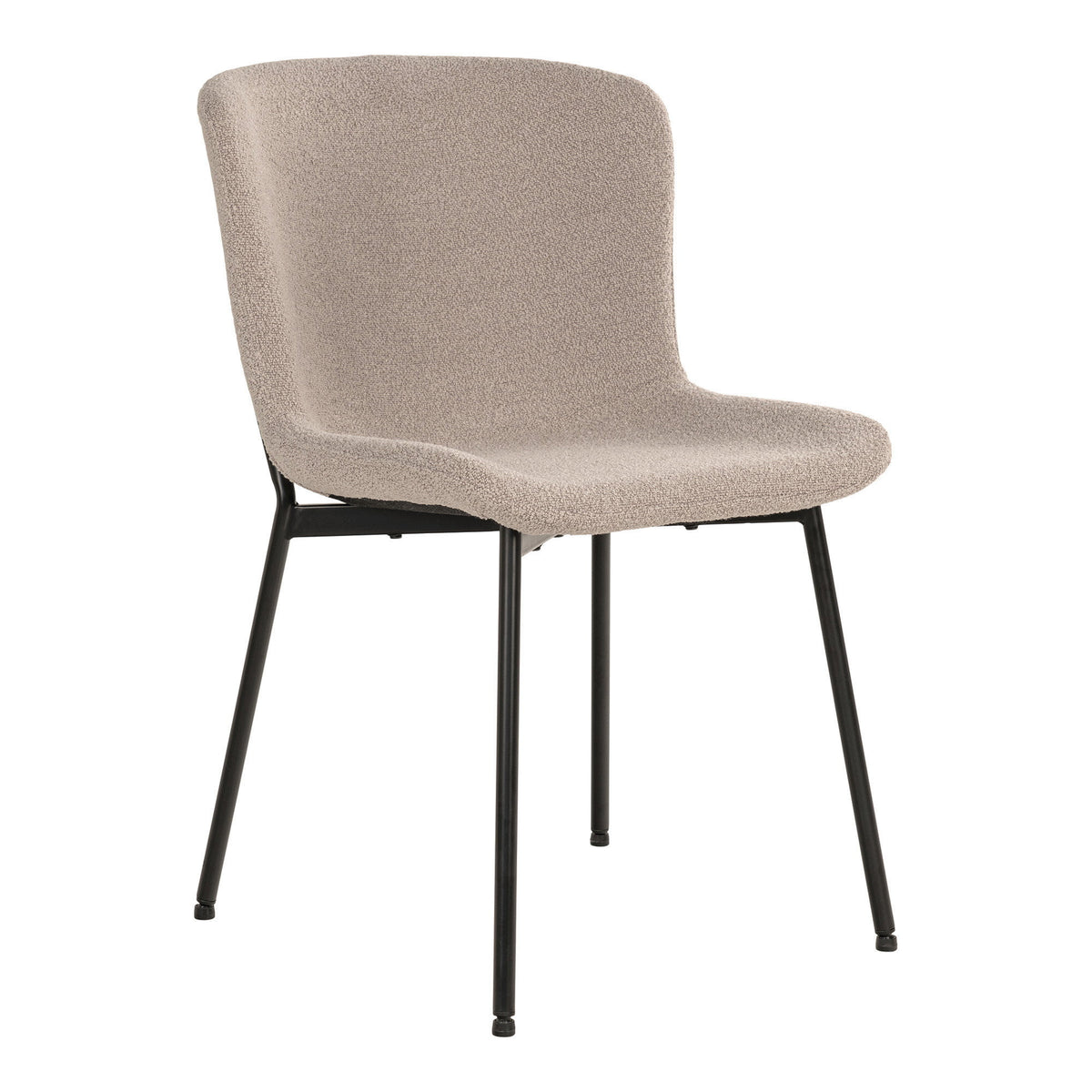 Chaise de salle à manger Maceda bouclé taupe vue de trois quarts coque enveloppante et pieds en acier noir