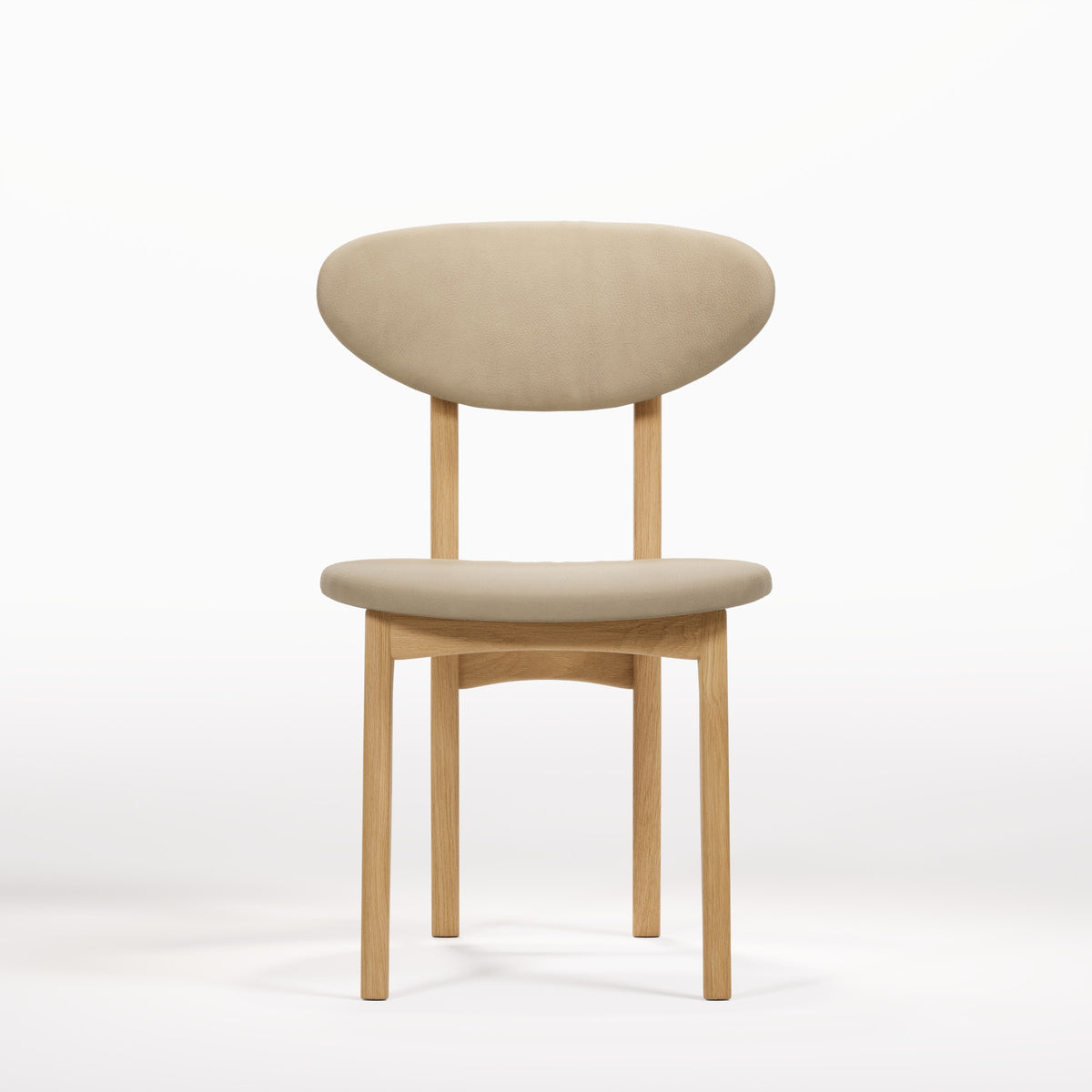Chaise Degas en chêne et cuir beige vue de face