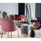 Détail dos chaise Geneve velours rose piqûre losange et pieds acier finition laiton