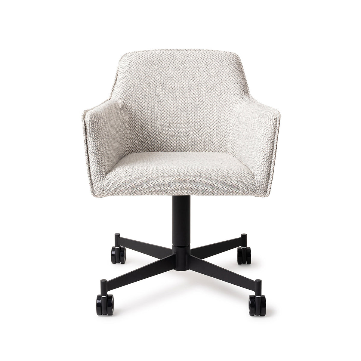 Chaise Hofu blanc cassé à motif sur piètement à roulettes noir vue de face coque enveloppante et accoudoirs intégrés