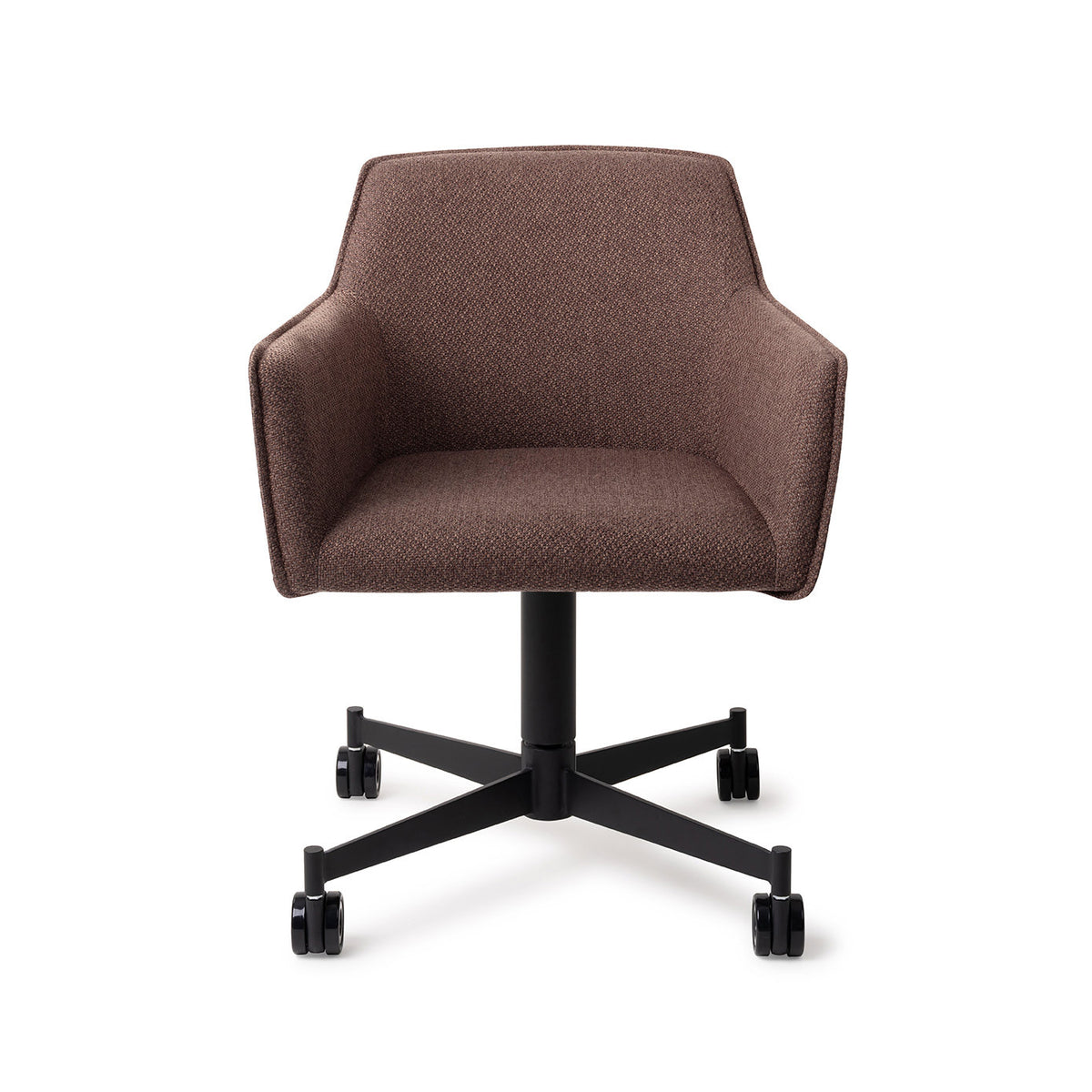 Chaise Hofu chocolat sur piètement à roulettes noir vue de face coque enveloppante et accoudoirs intégrés