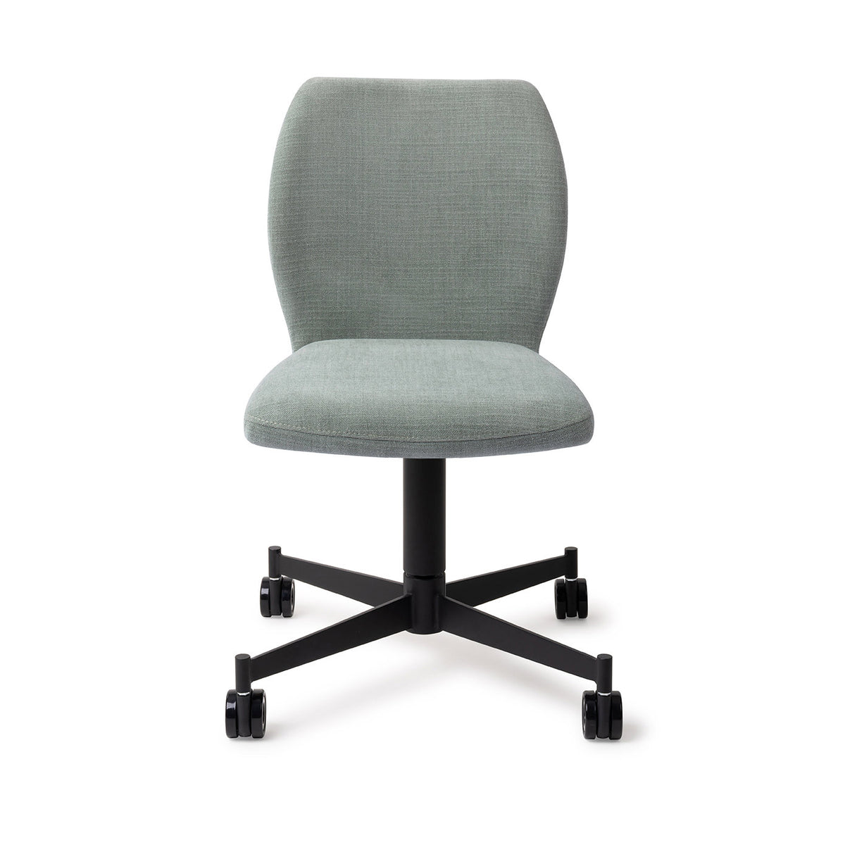 Chaise Ikata vert sauge sur piètement à roulettes noir vue de face dossier galbé et assise rembourrée