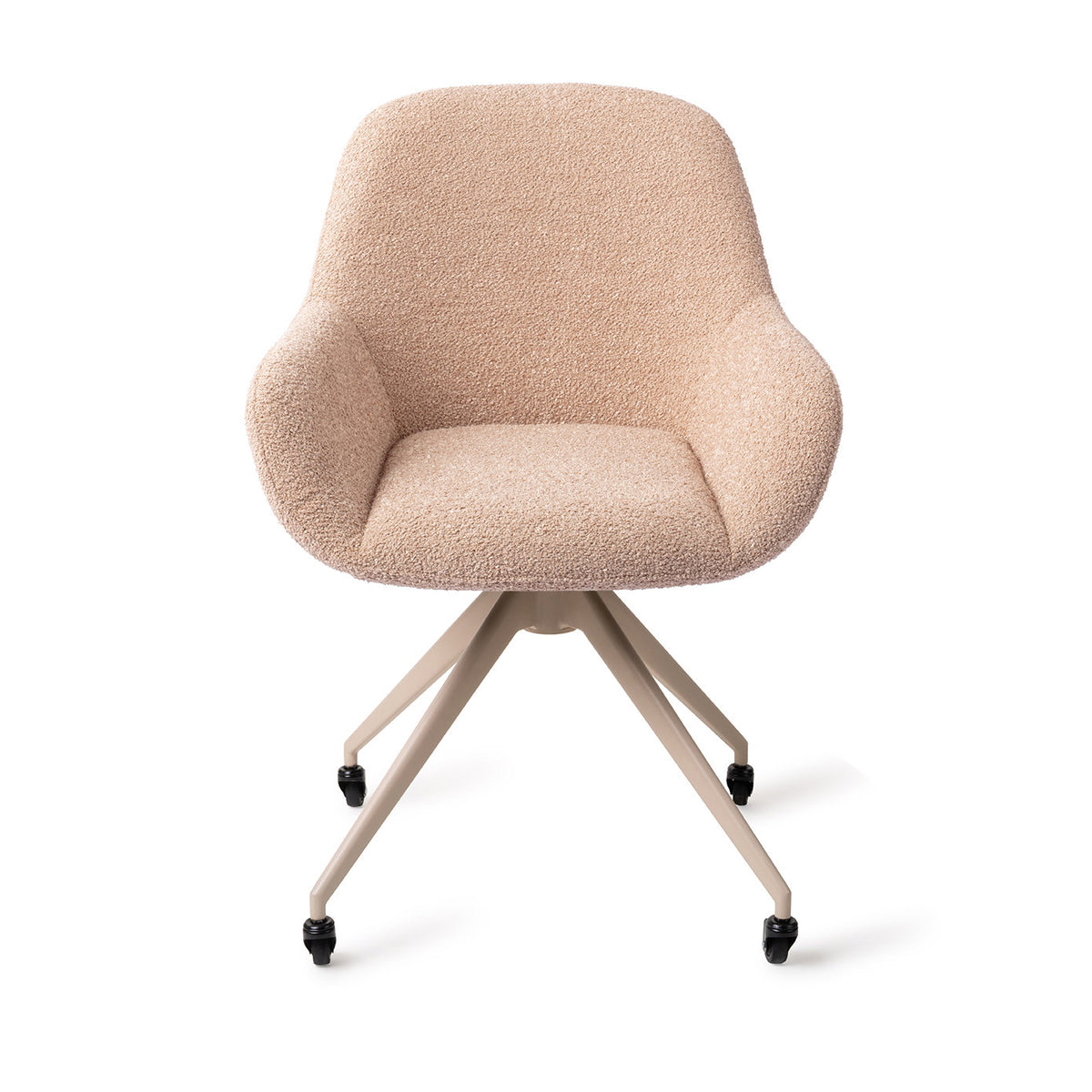 Chaise Kushi rose poudré sur piètement beige à quatre pieds et roulettes vue de face assise enveloppante et accoudoirs