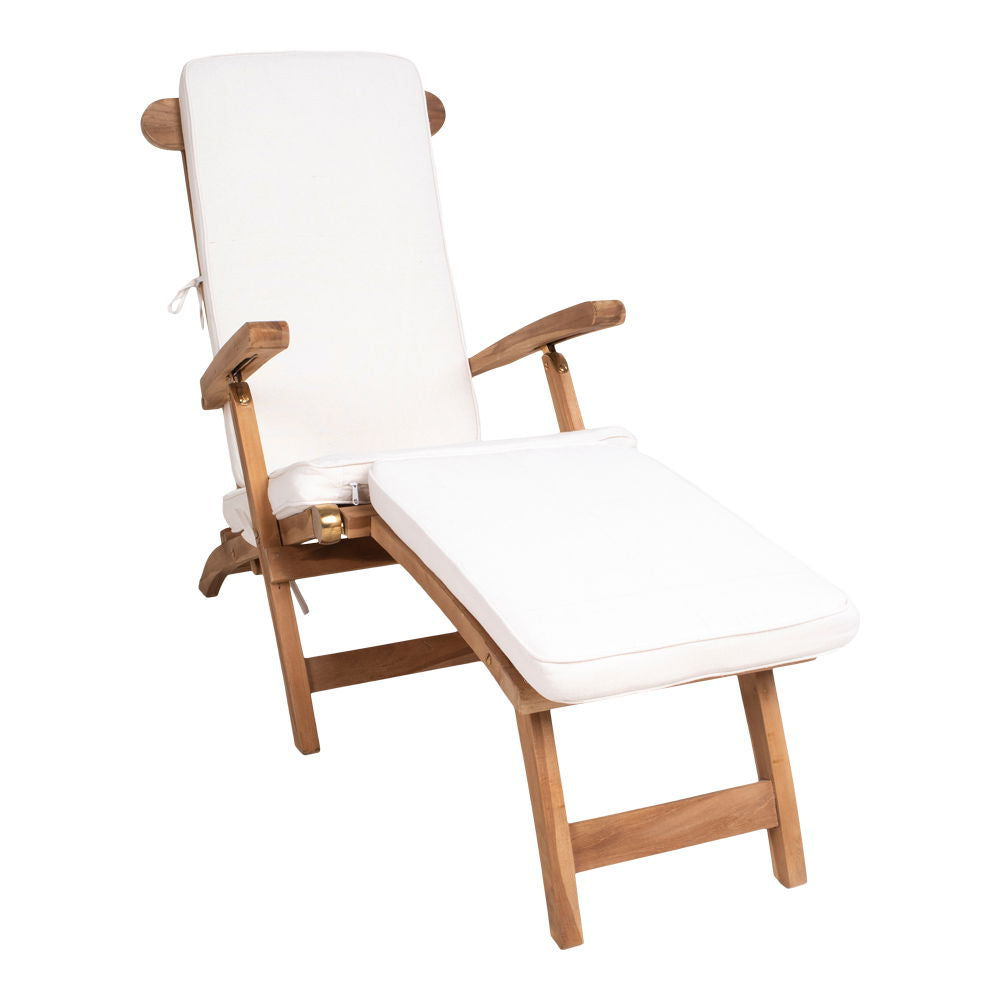 Chaise longue Arrecife en teck naturel avec coussin coton blanc, vue 3/4