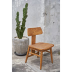 Chaise de salle à manger LovYa en teck en situation