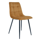 Chaise de salle à manger Middelfart en velours jaune moutarde avec pieds noirs vue trois quarts