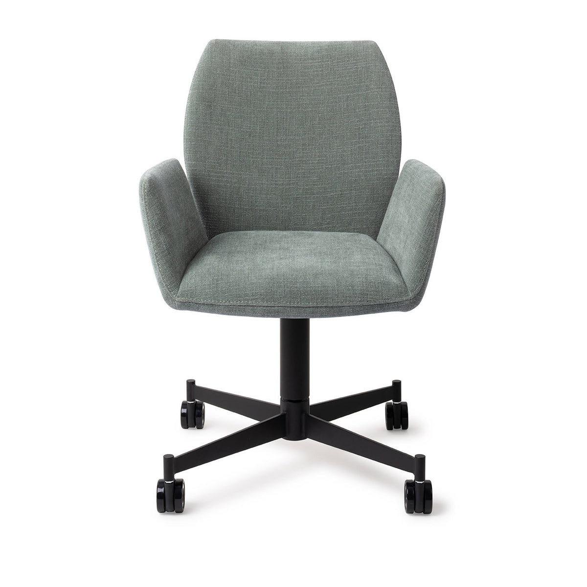 Chaise Misaki vert sauge sur piètement à roulettes noir vue de face accoudoirs en ailes et assise rembourrée