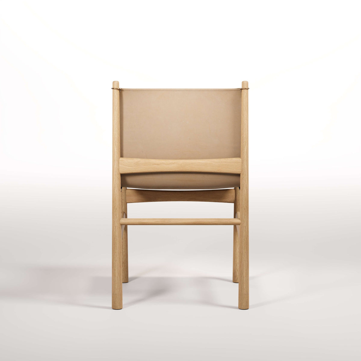 Chaise Nook en chêne et cuir naturel vue de dos