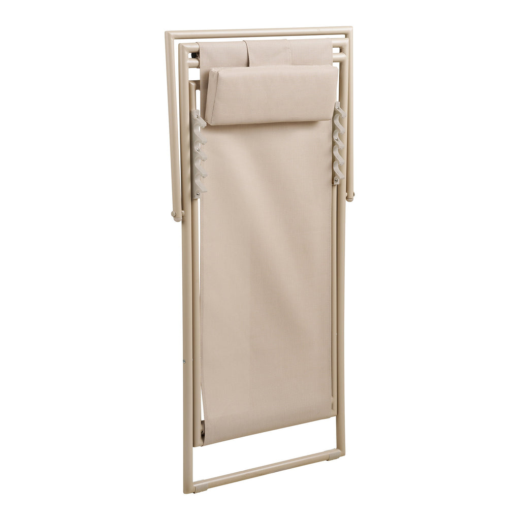 Chaise Curtis taupe repliée à plat, format compact pour transport et rangement