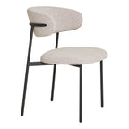 Chaise Mira bouclé sable vue trois quarts arrière structure acier noir fine et élégante