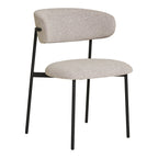 Chaise Mira bouclé sable dossier flottant arrondi assise ovale pieds métal noir vue trois quarts avant