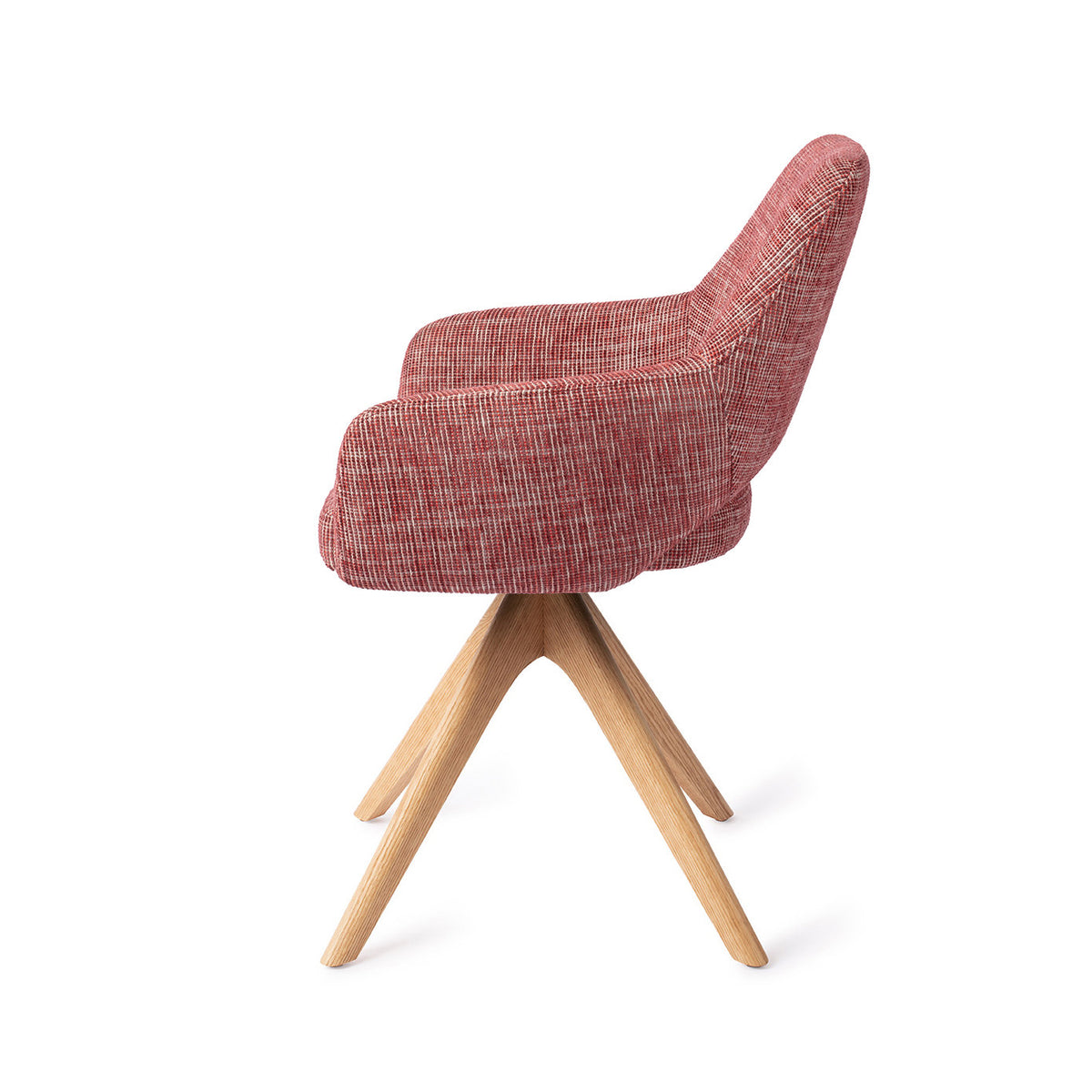 Chaise Yanai rouge chiné vue de profil sur son piètement pivotant chêne naturel