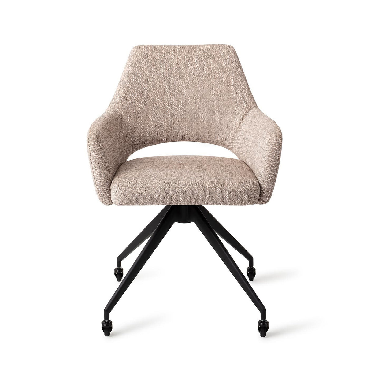 Chaise Yanai beige chiné sur piètement noir à quatre pieds et roulettes vue de face avec ses accoudoirs et la découpe du dossier