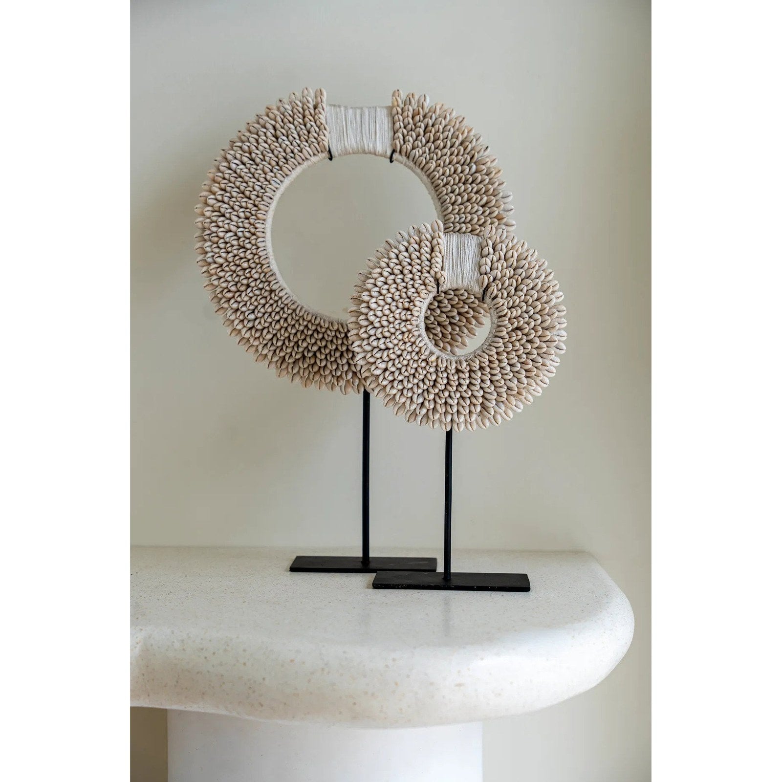 Collier de cauris Papua sur socle 30 cm, vue 7