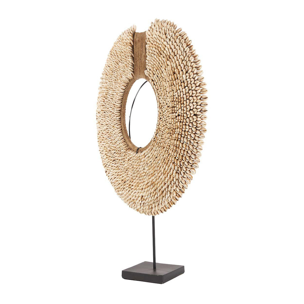 Collier de cauris Réunion sur socle 40 cm, vue 5