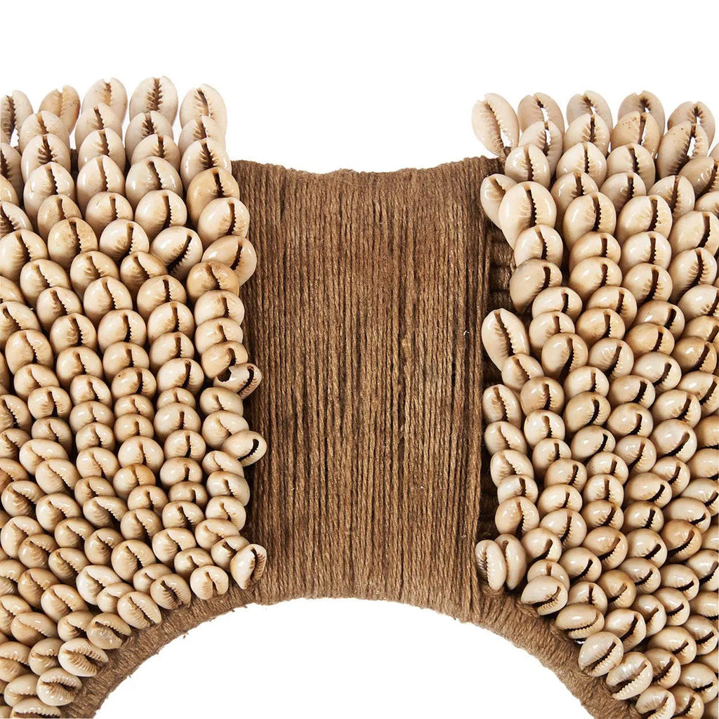 Collier de cauris Réunion sur socle 40 cm, vue 7