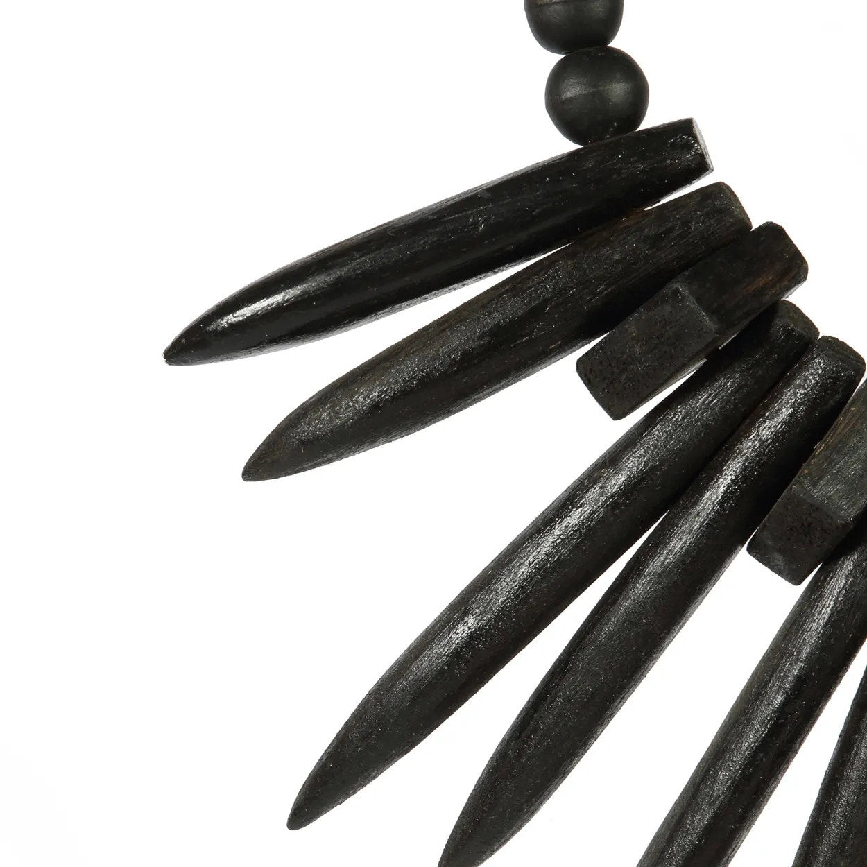 Collier tribal Rayung sur socle 70 cm, vue 8