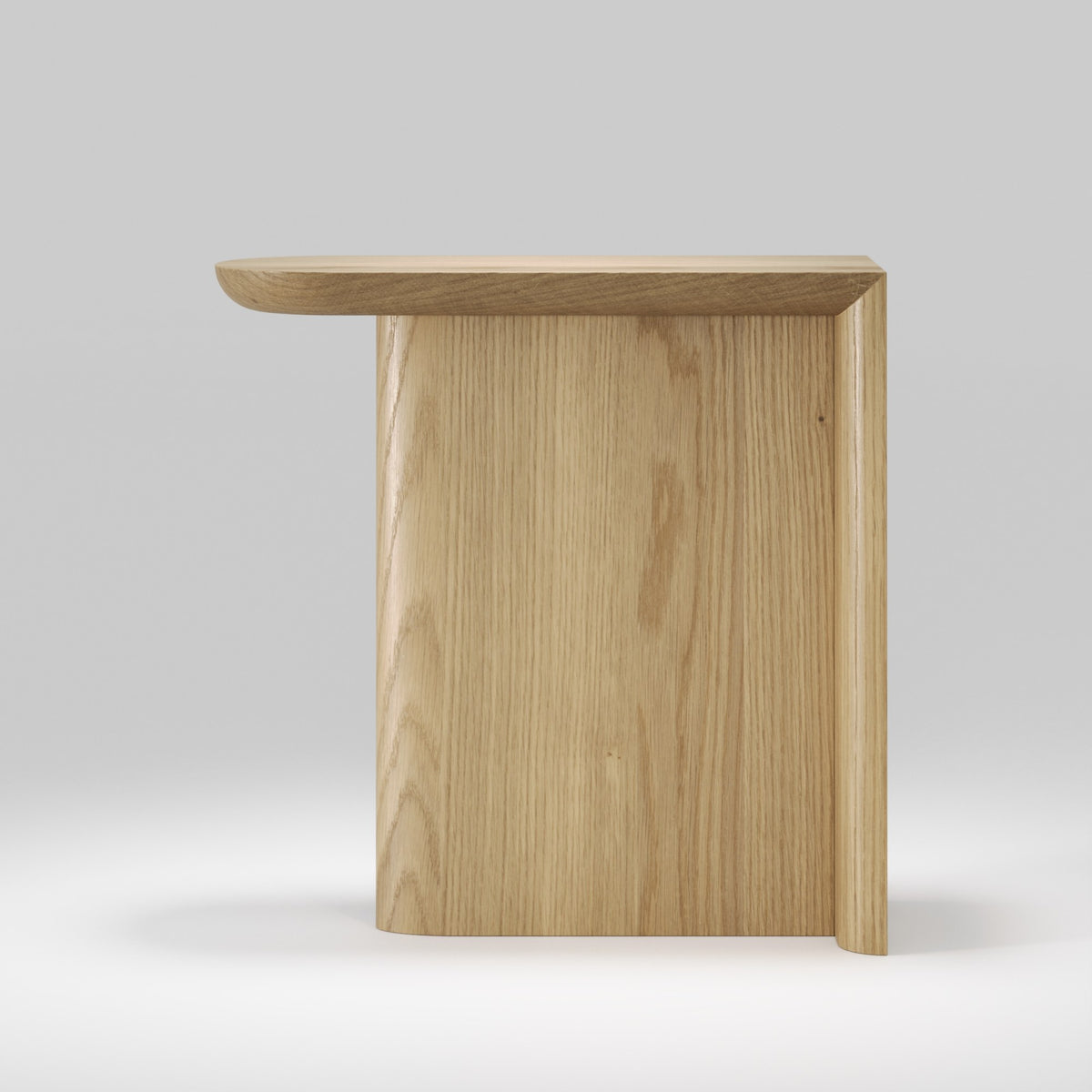 Console Re-Form de 80 cm plaquée chêne naturel vue de trois quarts