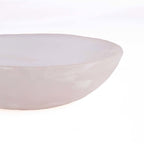 Coupe basse en résine marbrée rose et blanc 19 cm en situation