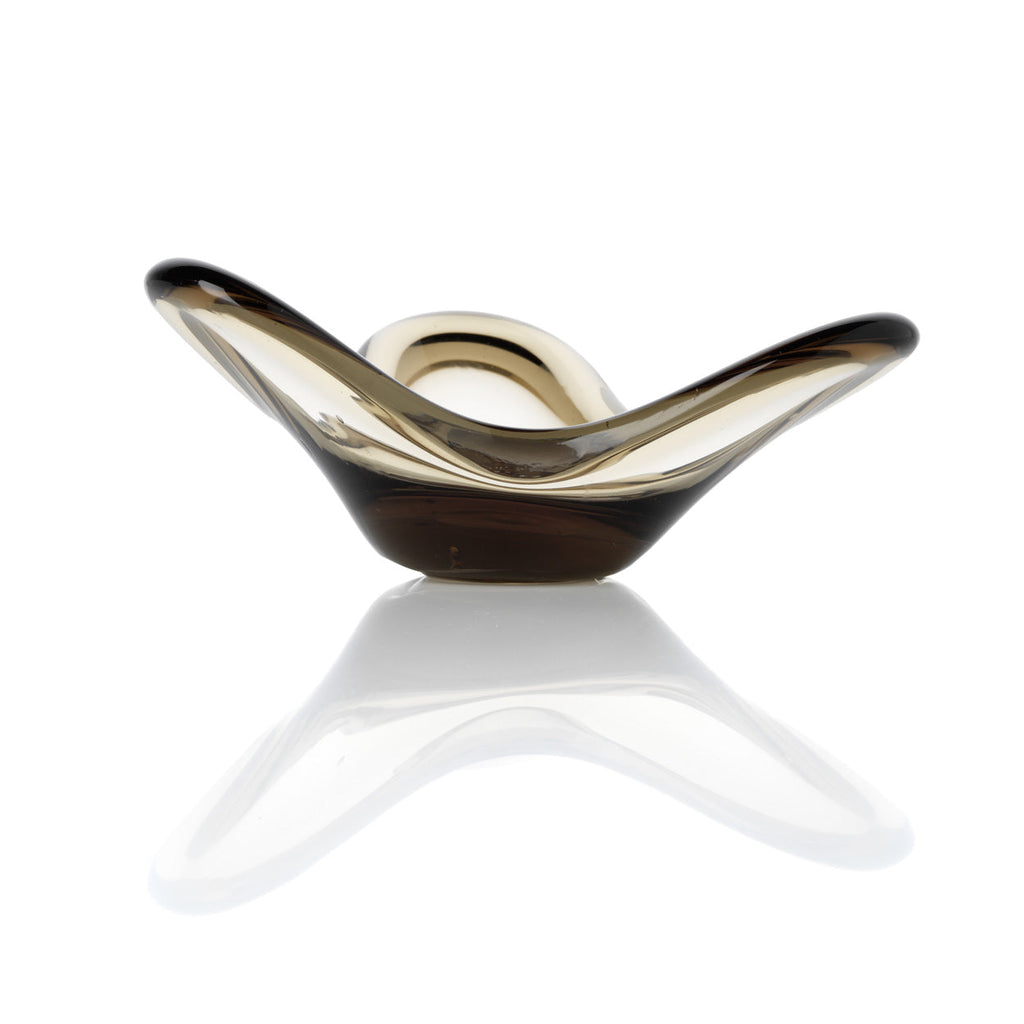 Coupe photophore en verre fumé à ondulation libre 16 cm en situation