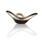 Coupe photophore en verre fumé à ondulation libre 16 cm en situation