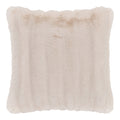 Coussin Galena fausse fourrure blanc ivoire 45x45 cm poils longs vue de face
