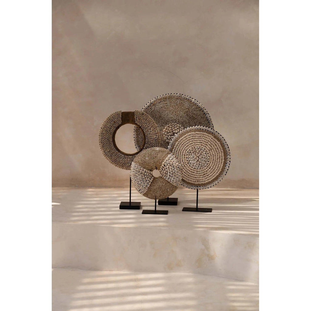 Disque de perles et cauris sur socle 24 cm, vue 4