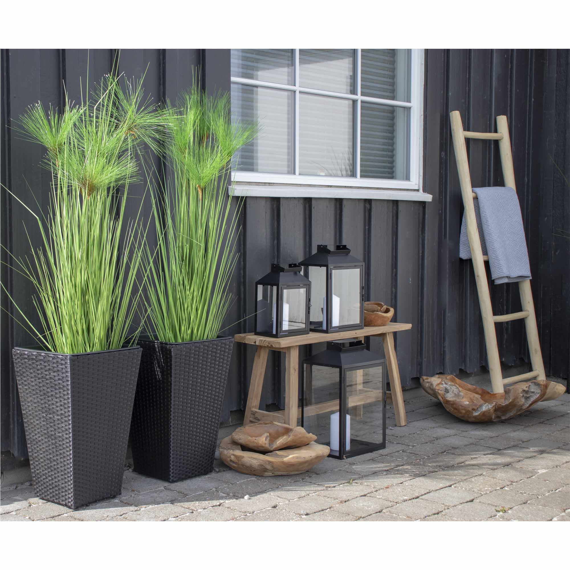 Échelle teck naturel terrasse extérieur plaid bleu rangement décoration jardin