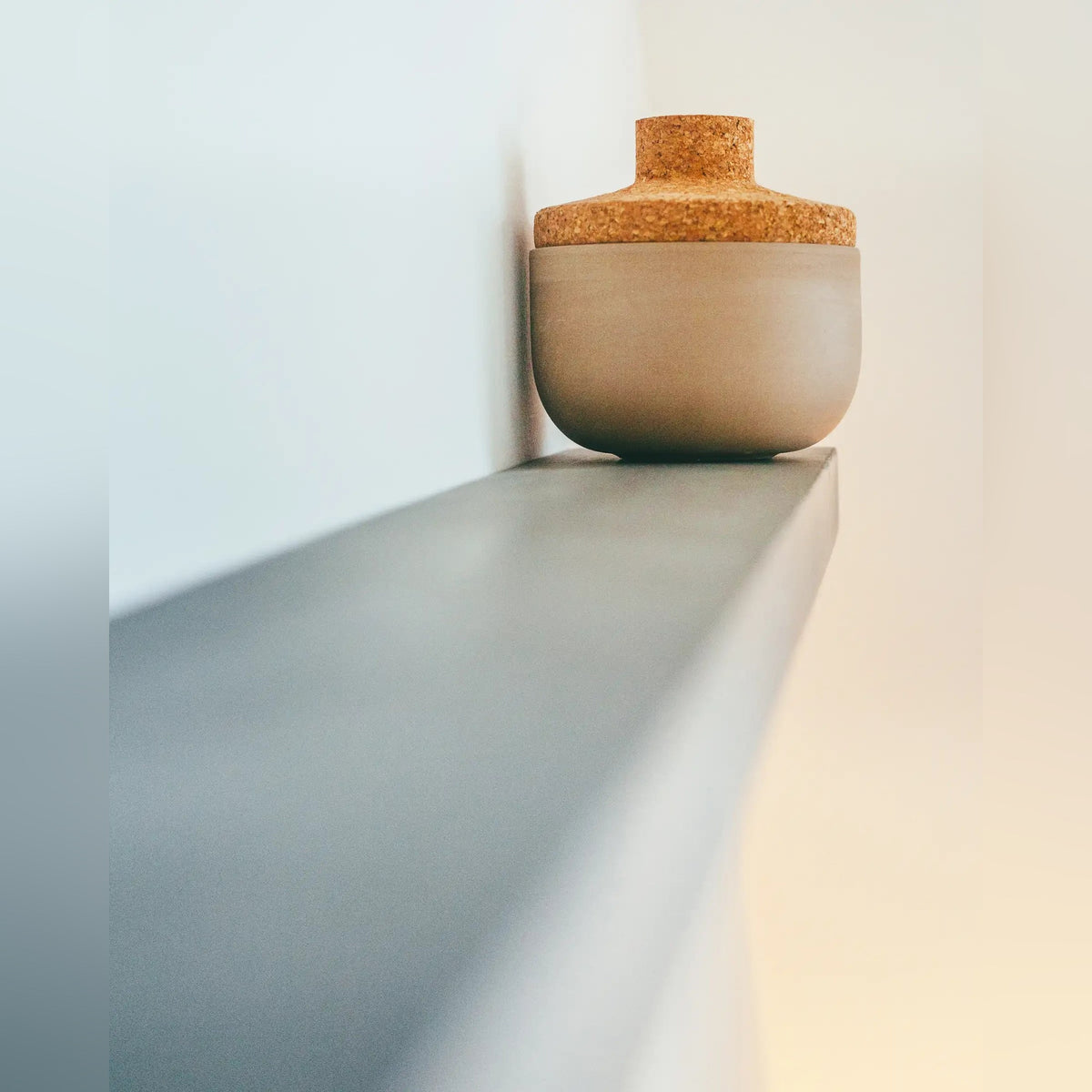 Étagère murale en béton Sliced 120 cm en situation 1