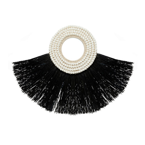 Éventail mural Shell en herbe noire et cauris 86 cm