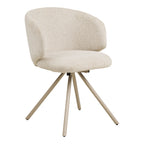 Fauteuil de table pivotant Fulham en bouclé sable vue de trois quarts dossier enveloppant et piétement assorti