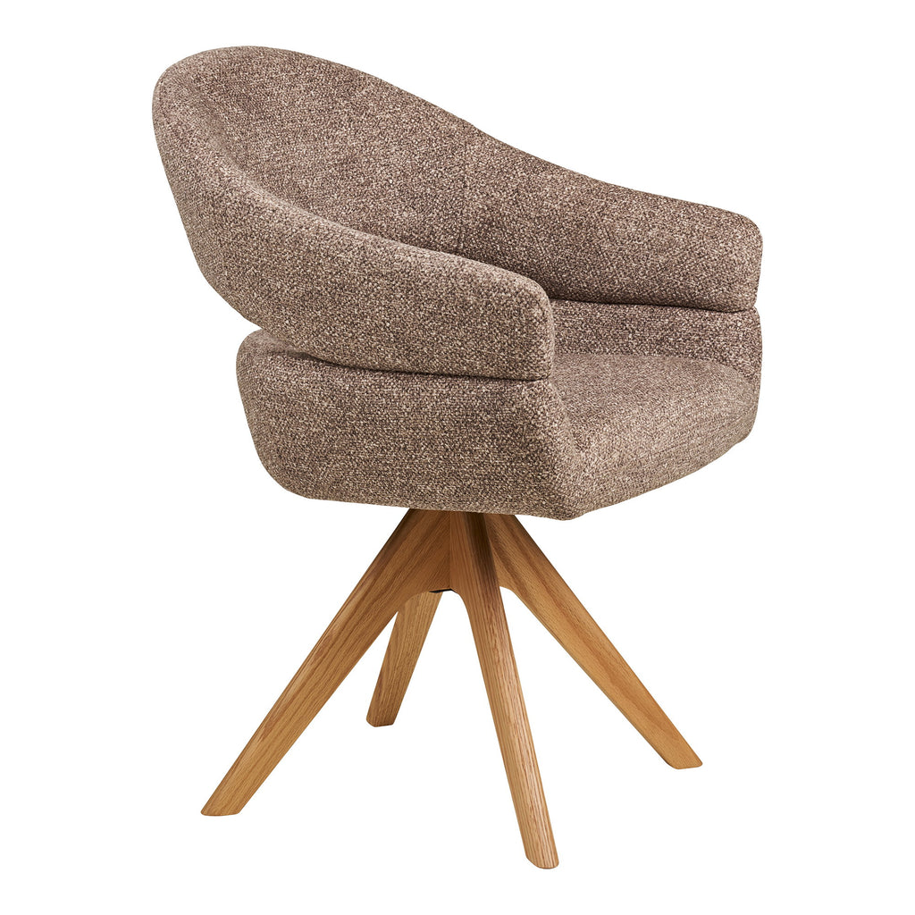 Fauteuil Dover bouclé brun vue trois quarts avant accoudoirs intégrés pieds chêne étoile