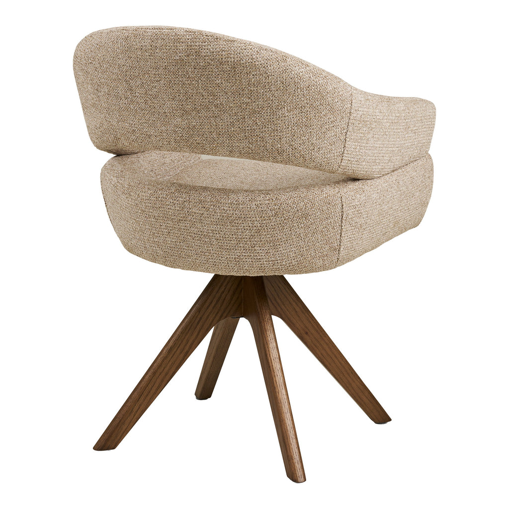 Fauteuil pivotant Dover bouclé sable vue arrière trois quarts dossier arc ouvert chêne teinté brun