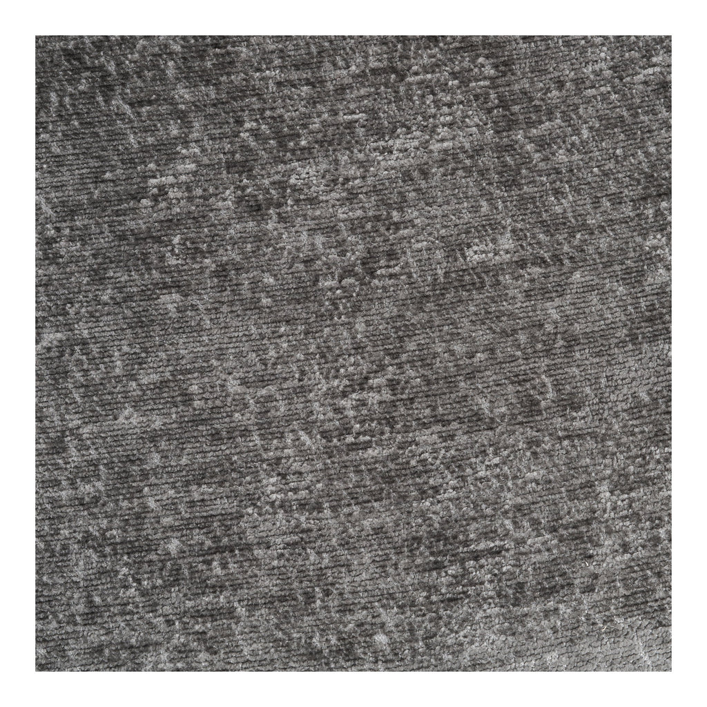 Détail texture tissu chenille polyester gris profond reflets argentés fauteuil Roanne