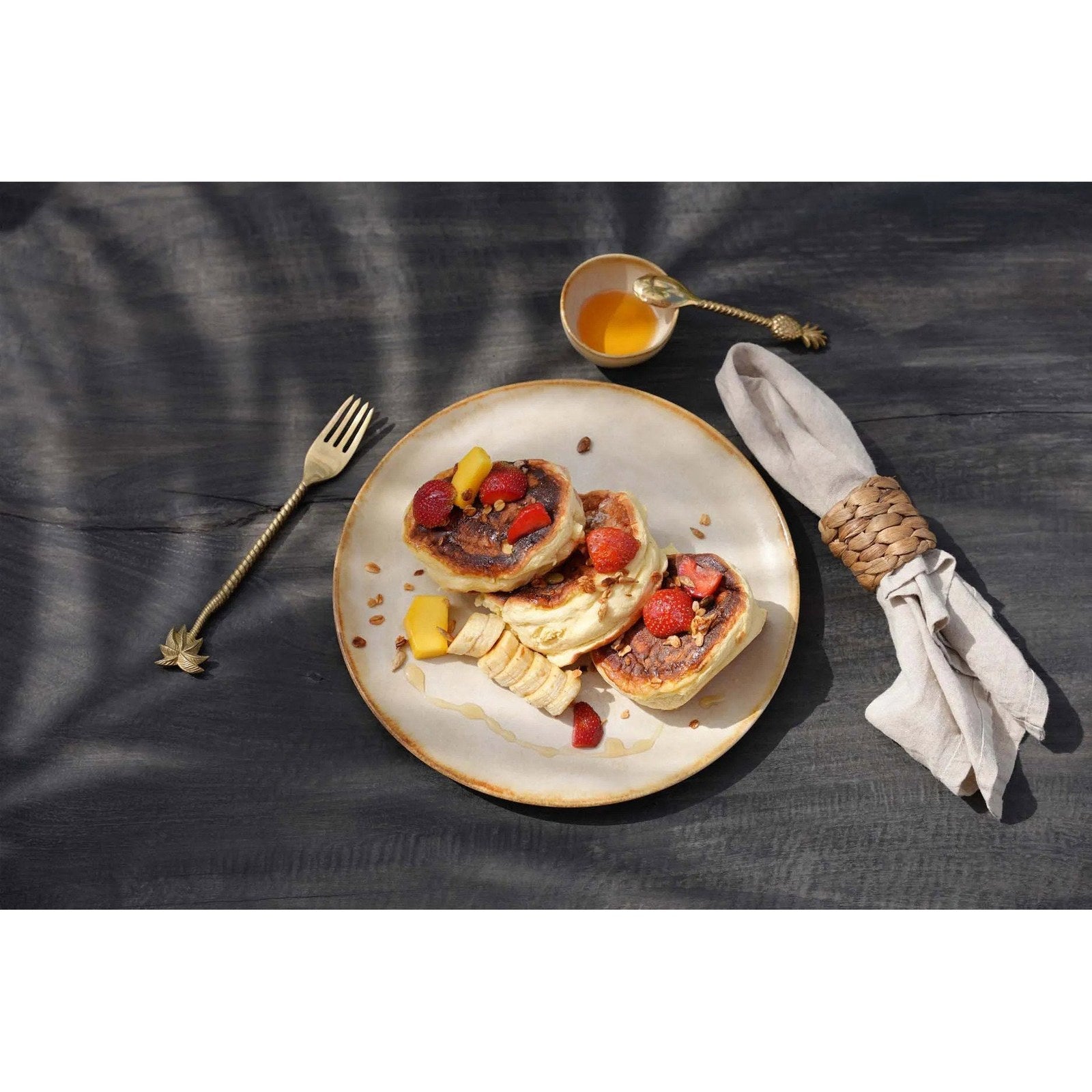Fourchette Palmier en laiton doré 22 cm en situation