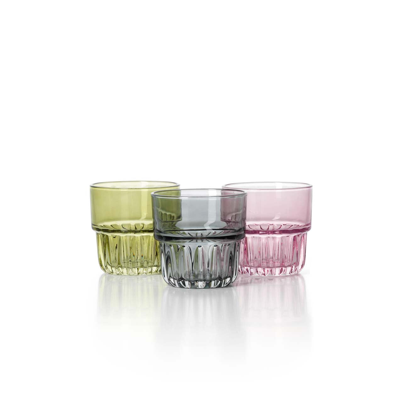 Gobelet empilable à facettes en verre rose, vue 3