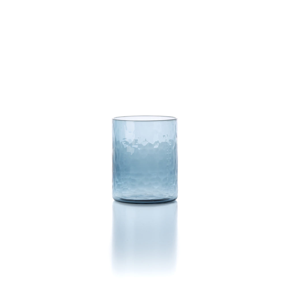 Gobelet haut martelé en verre bleu 10 cm