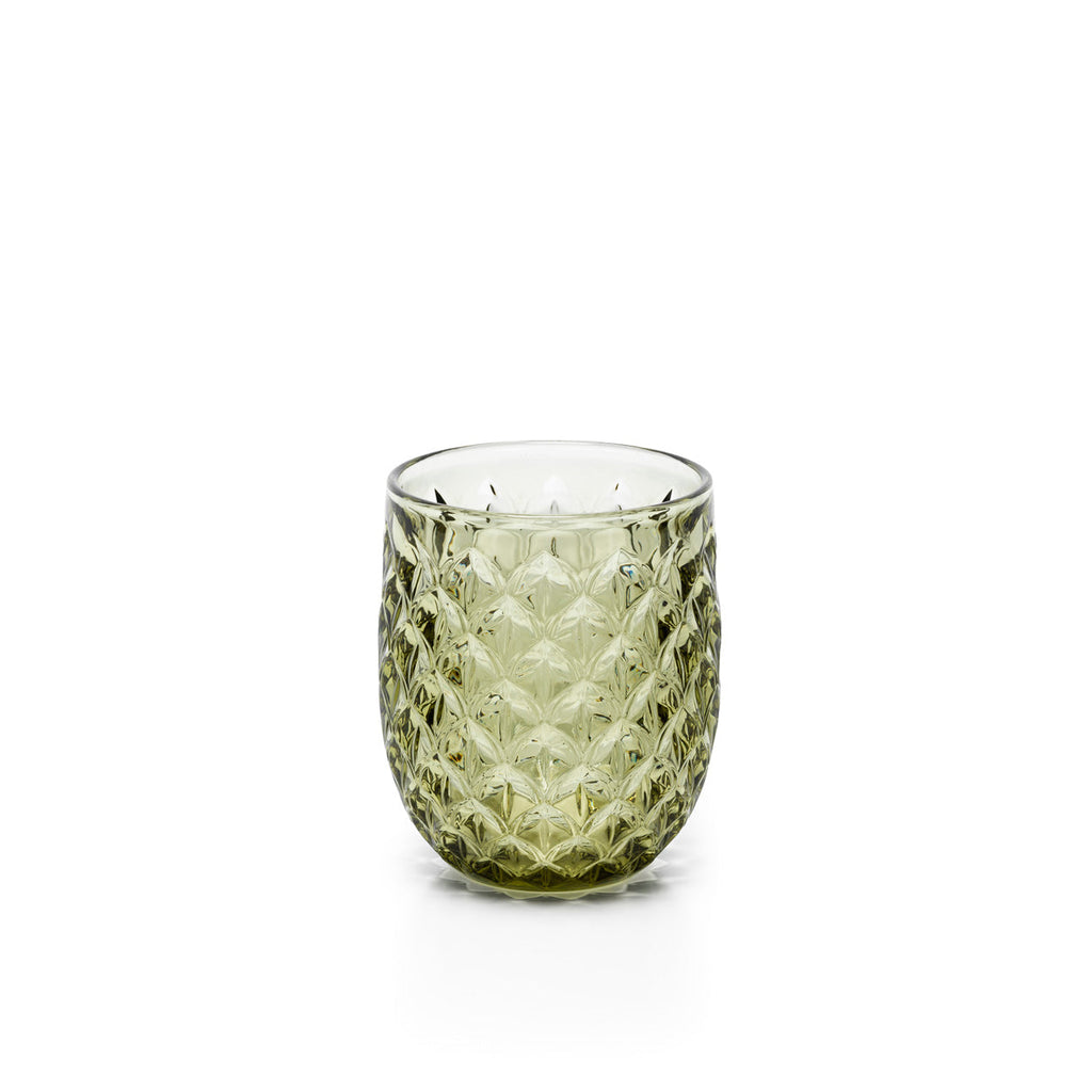 Gobelet à relief losangé en verre vert olive 10 cm en situation