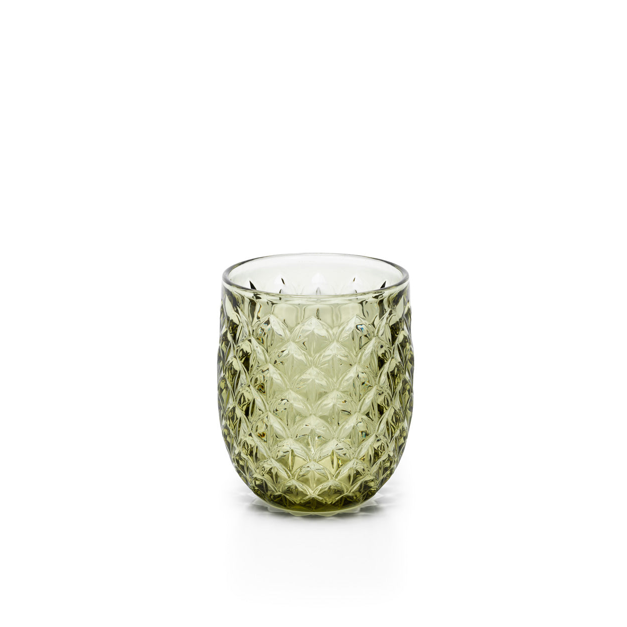 Gobelet à relief losangé en verre vert olive 10 cm en situation