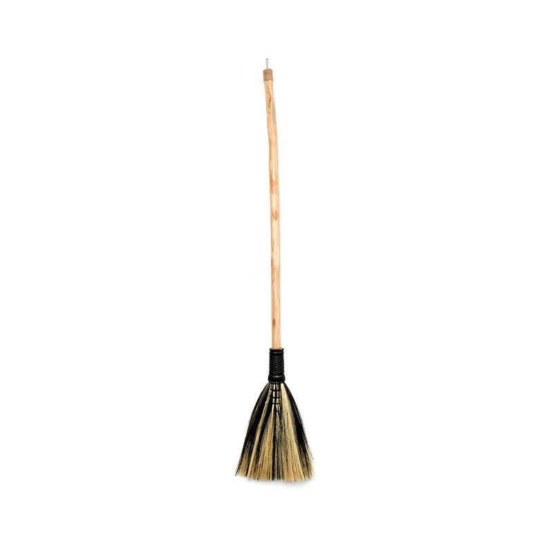 Dimensions Large decorative broom in black and blonde grass 130 cm