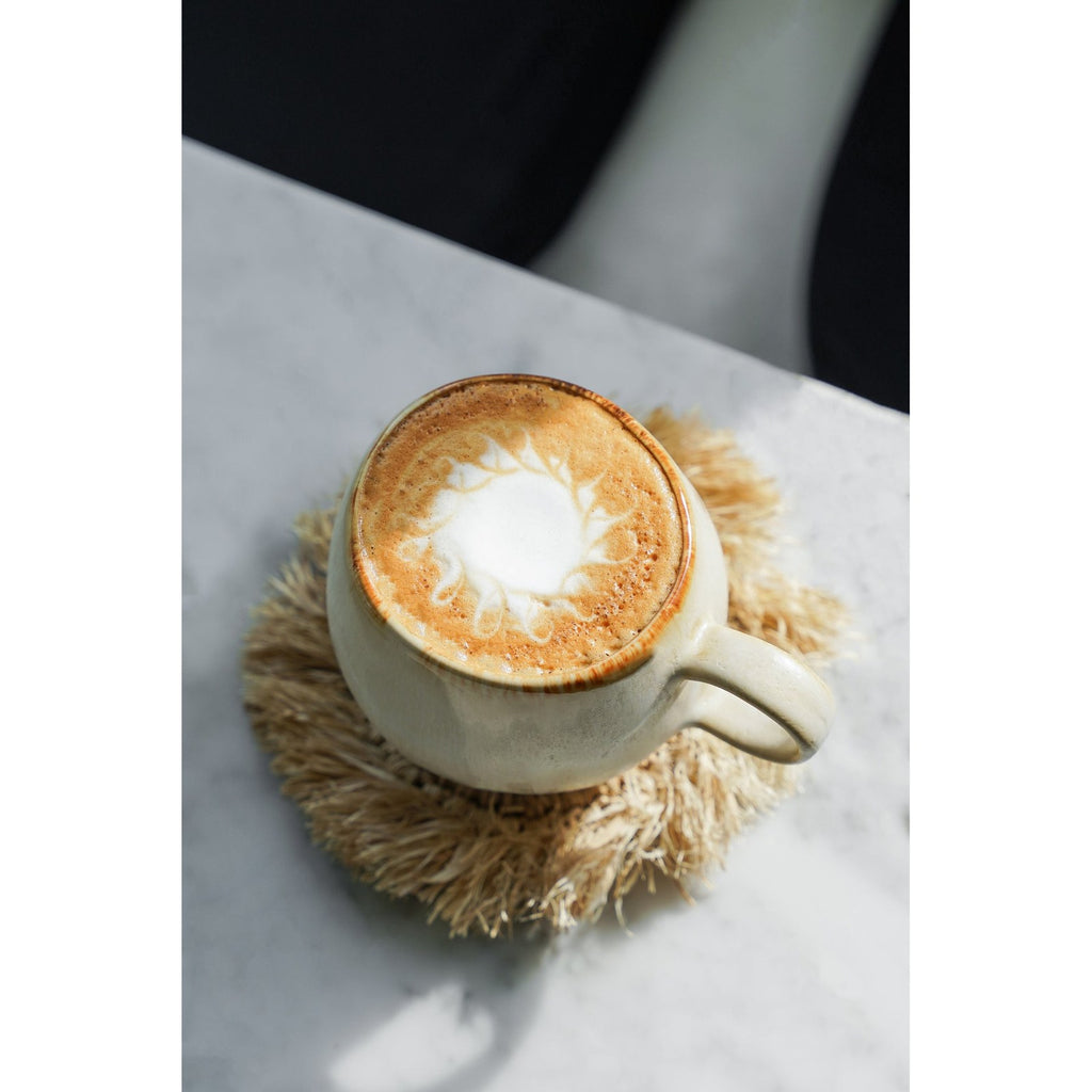 Grand mug boule en grès émaillé crème 11 cm, vue 8